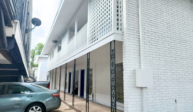 Photo - 4742 Yale Apartments