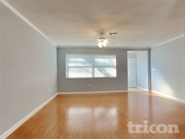 Photo - 10461 110th Way N