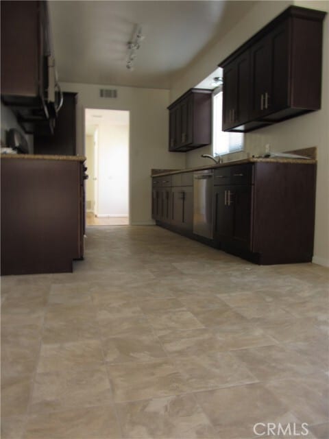 Photo - 1640 Dwight St