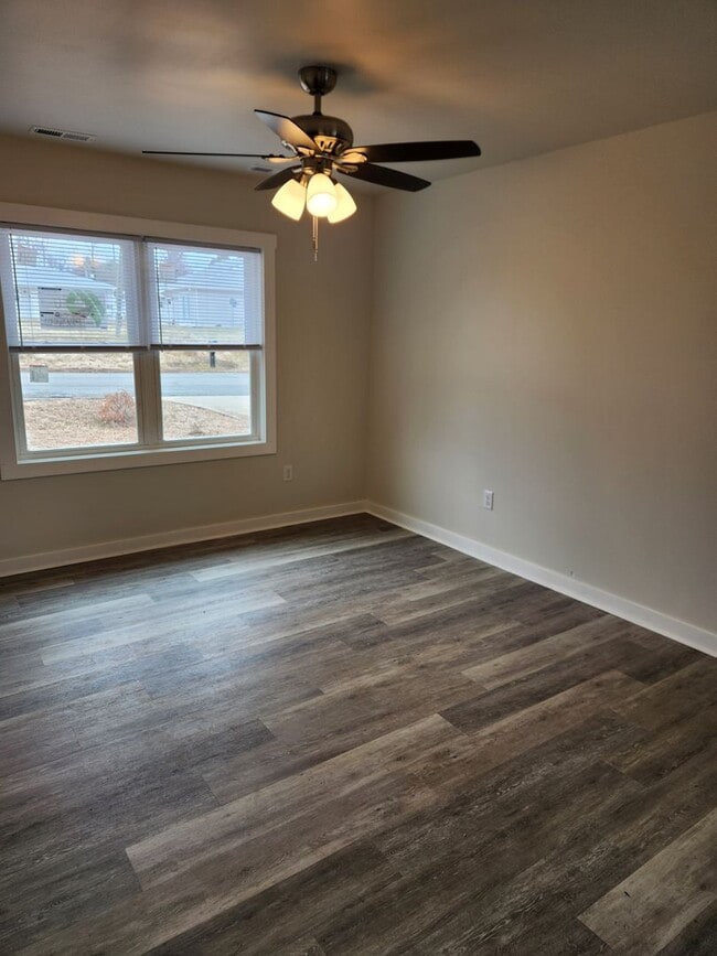 Photo - Blackstone-3 Bed 2 bath Renovated Rancher