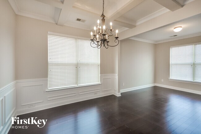 Photo - 7655 Outcrop Pass