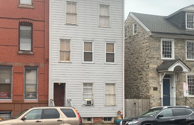 Building Photo - 314 W State St Rental