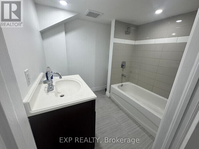 Photo - 97 Central Park Blvd N