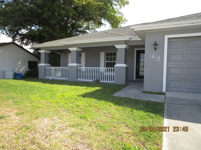 Building Photo - Convenient 3/2/2 to Pine Island and Del Prado Rental