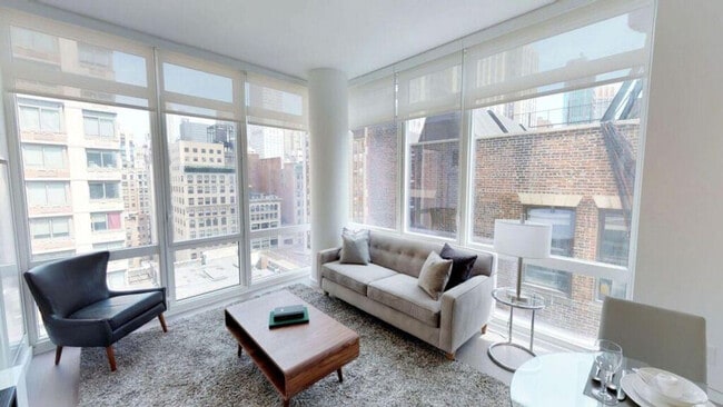 Building Photo - 42 W 33rd St Rental