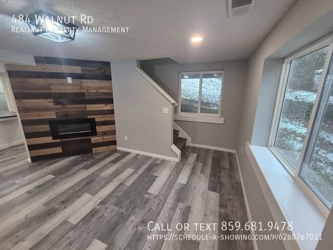 Photo - 484 Walnut Rd