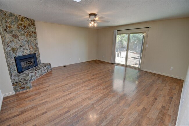 13208 Blue Corn Maiden Trail NE