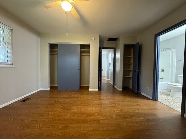 Photo - 2108 W Sunset Dr Unit Apt B