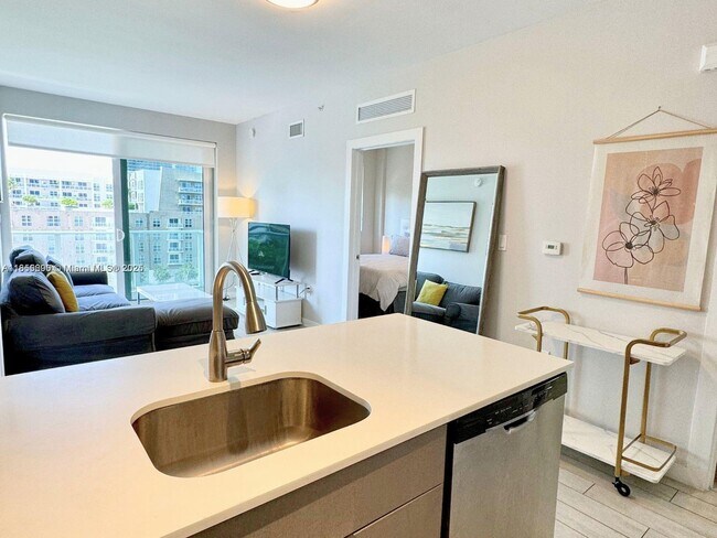 Building Photo - 321 NE 26th St Unit 706 Rental