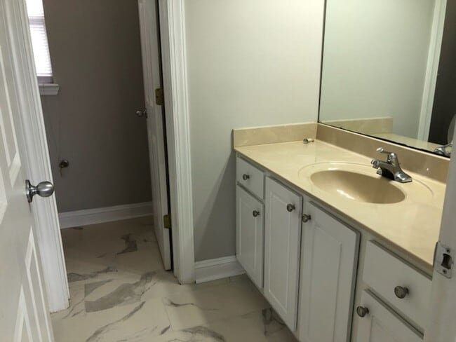 Photo - 72 Cassandra Ln Unidad C