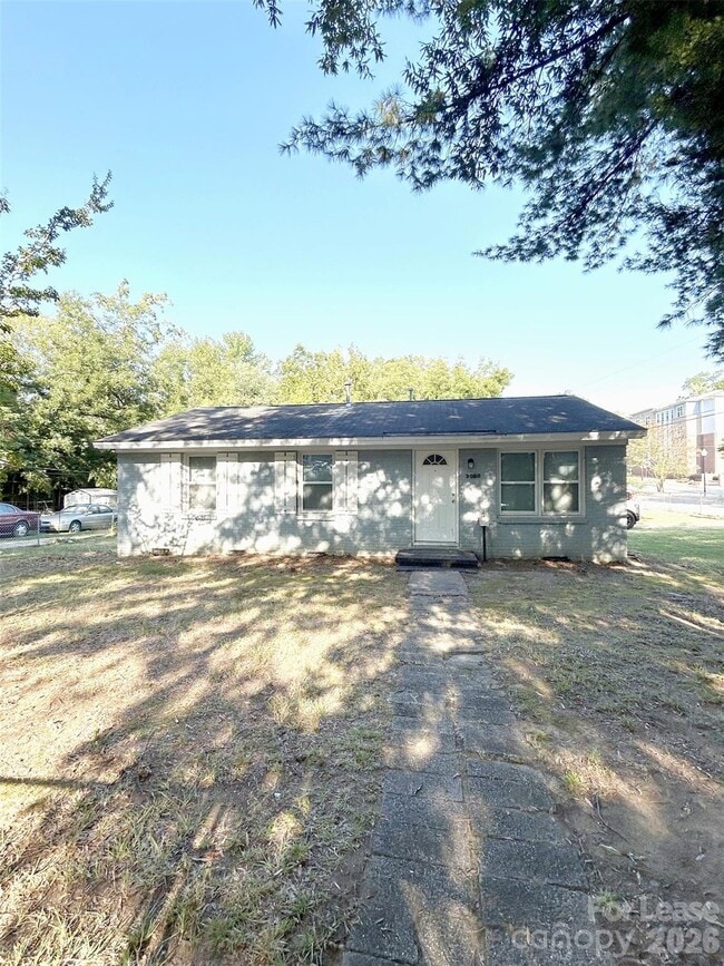 Photo - 3000 Rodman St