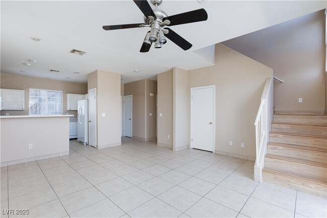 Photo - 10736 Tottenham Ave