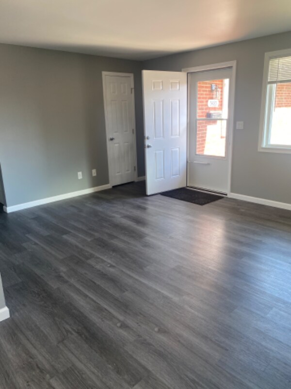 Photo - 5485 Bellefontaine Rd