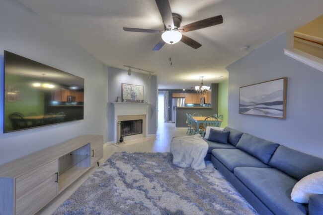Photo - 589 Bradburn Village Cir