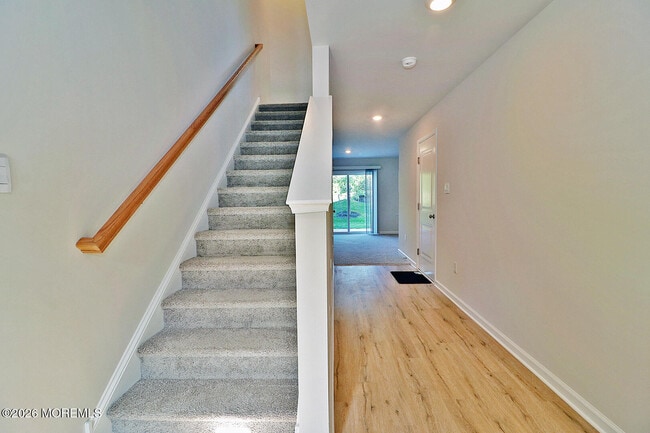39 Baybreeze Dr