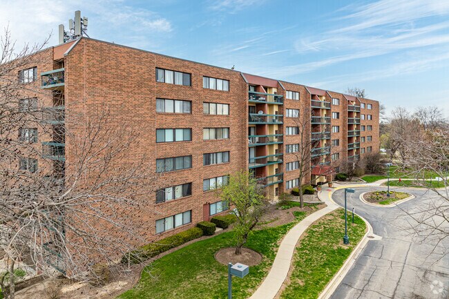 Alternate Image - Huntington Grove Condominiums