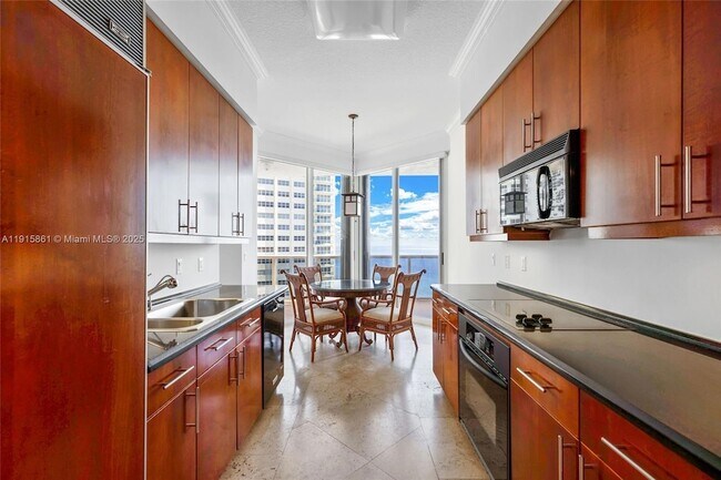 Photo - 3200 N Ocean Blvd Unidad 1205