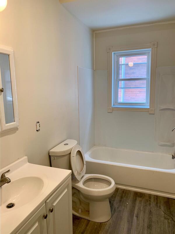 Photo - 1420 Union Blvd