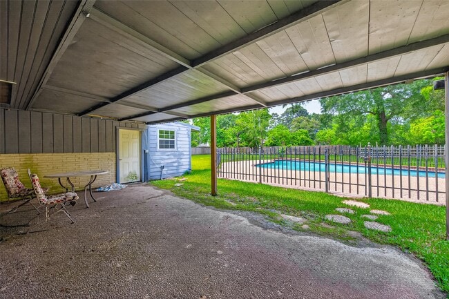 Photo - 1701 Mistletoe Ln