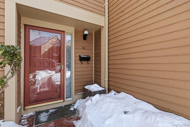 Photo - 10 Bayberry Ln