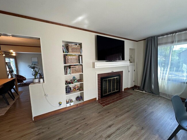 Photo - 5100 N Idlewild Ave