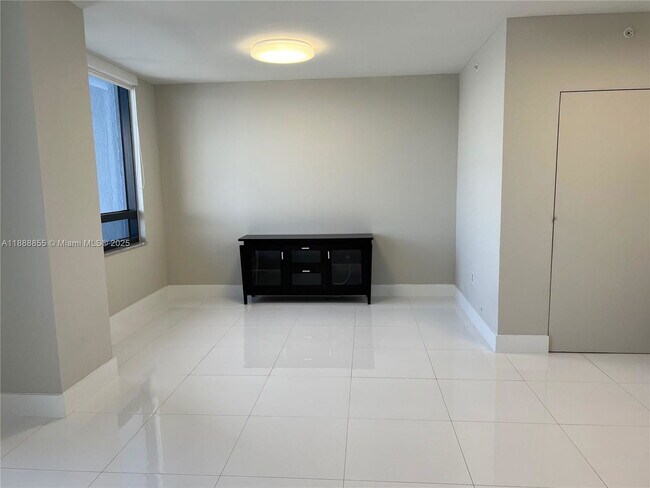 Photo - 1330 West Ave
