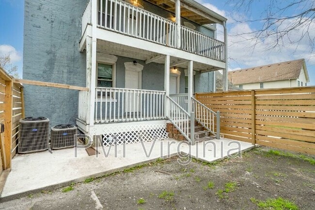 Photo - 731 W 38th St Unit Apt 2