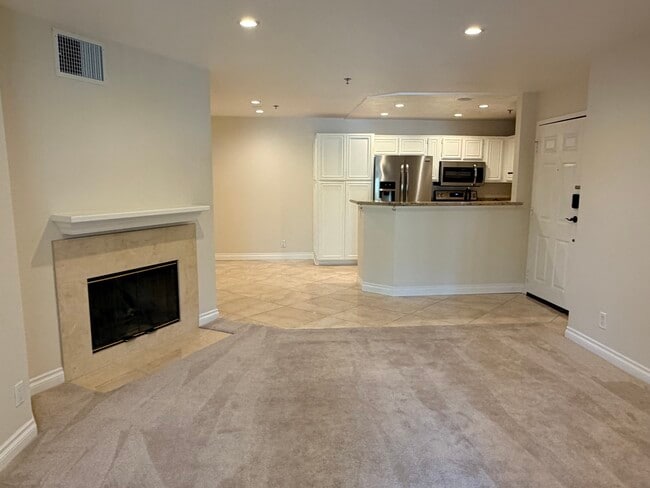 Photo - 653 Oak Run Trl Unit 653 Oak Run Trail #305 Oak Park Ca 91377