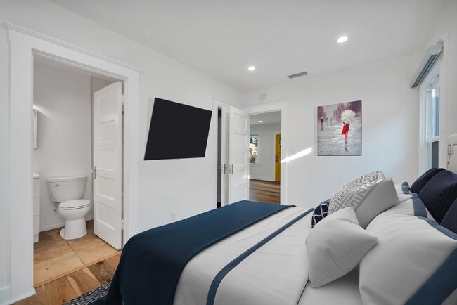 Photo - 7715 Lexington Ave Unit 7715.50
