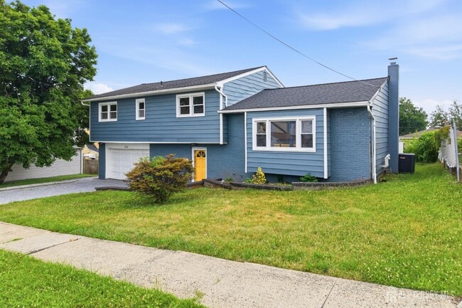 264 E George Pl