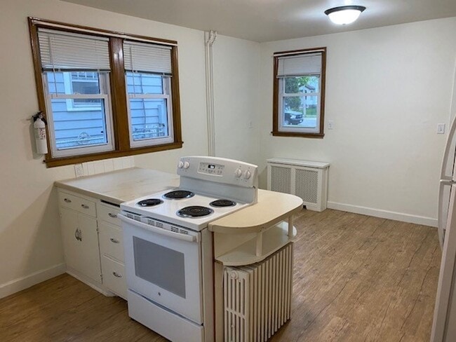 Photo - 402 7th Ave S