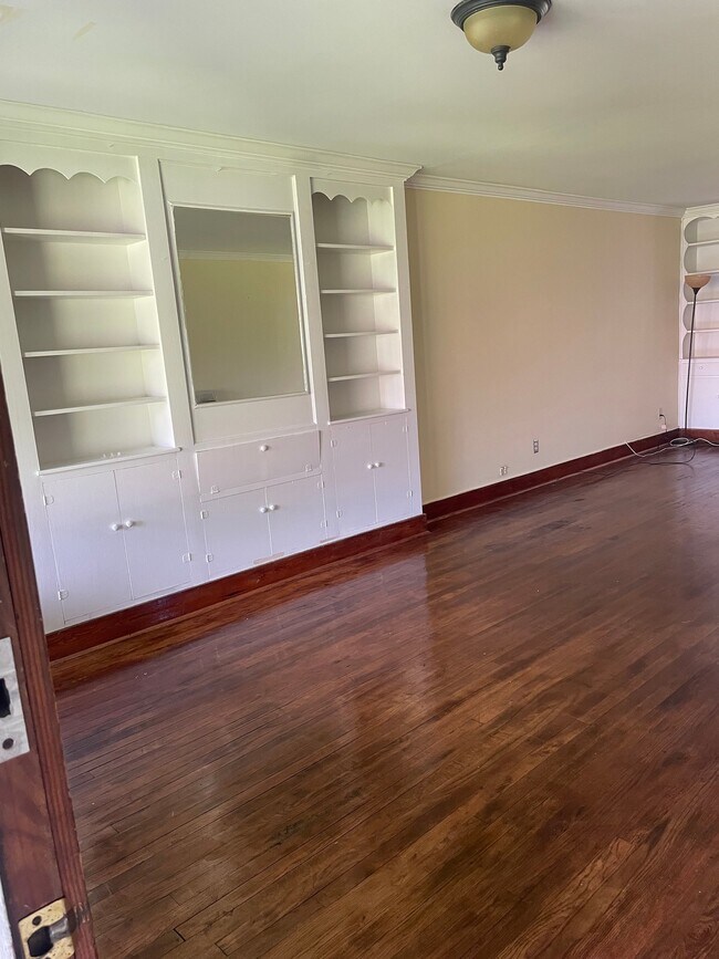 Photo - 617 W Market St