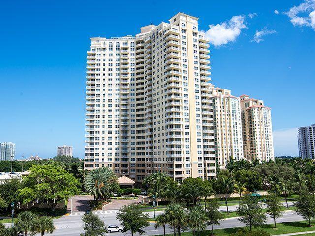 Building Photo - 19501 W Country Club Dr Unit 1105 Rental