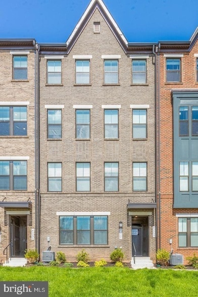 Building Photo - 43357 Radford Divide Ter