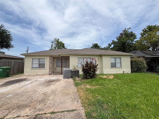 Building Photo - 3521 Grassmere St Rental