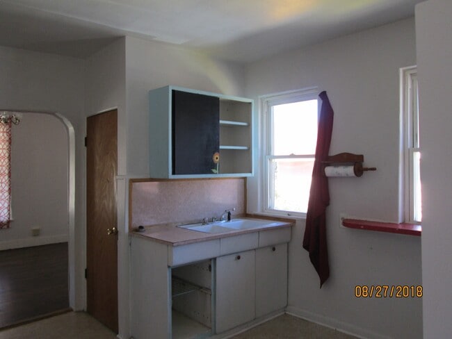 Photo - 922 Robinson Ave