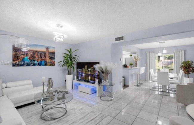 Photo - 8401 SW 107th Ave Apartamento Unidad 311E