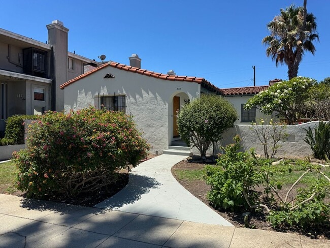 Building Photo - Beautiful 3bd 1ba Rental