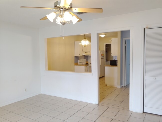 Building Photo - 801 Burcale Rd Unit K1