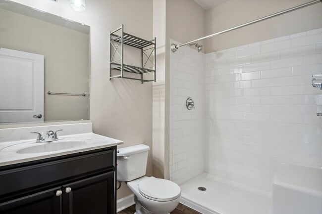 Photo - 3 bed/ 3 1/2 bath. Dog Friendly.