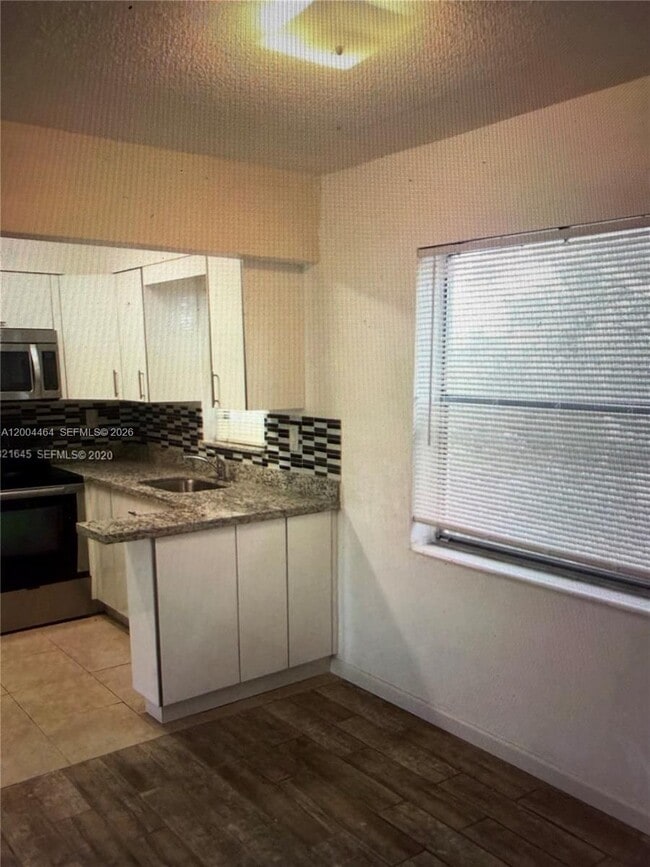 Photo - 2415 Lincoln St Unit 305