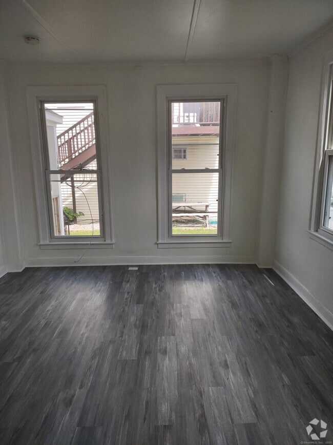 Building Photo - 164 A Main St Rental