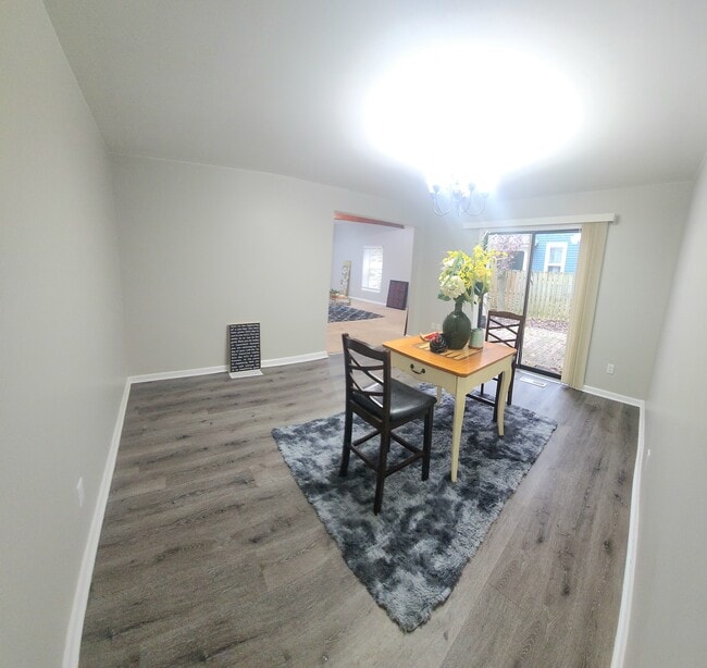 Photo - 627 Michigan St