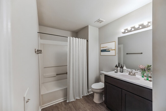 Photo - King George Apartments