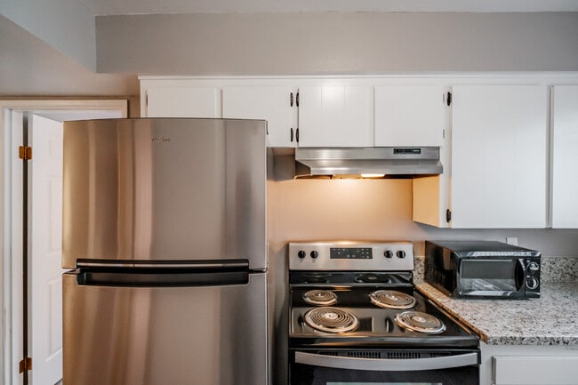 Fillmore Inn Studio Apartments