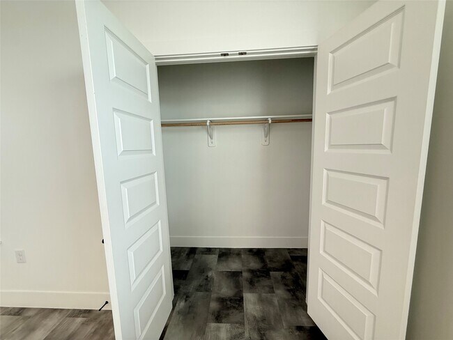 Photo - 2520 Washington Ave Unit B3-820