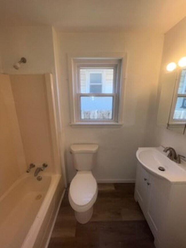 313 E Franklin St Unit B