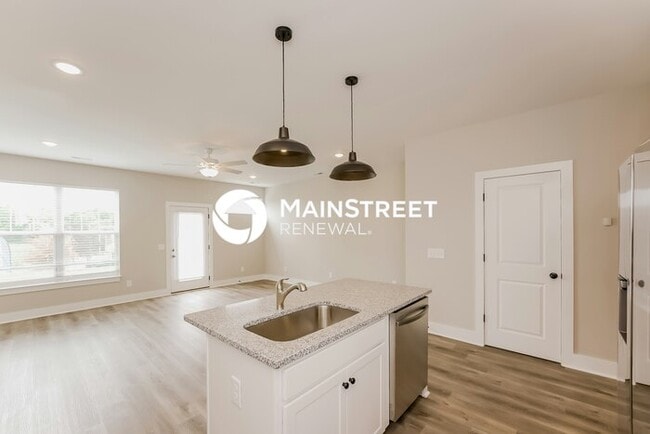 Photo - 3 Bedroom Pet-Friendly Home in Gallatin, TN with Main Street Renewal