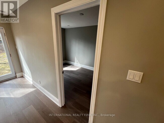 Photo - 73 Murray Dr