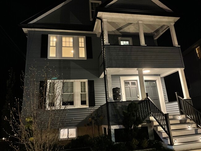 Photo - 1092 Main St